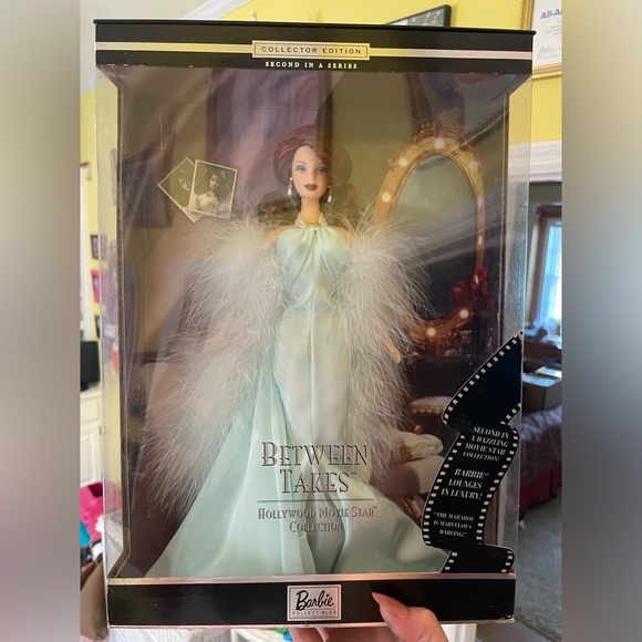 Between Takes Barbie 2000 - Picture 1 of 2